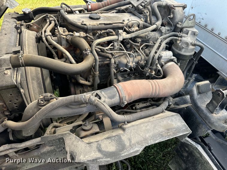 image for item DP6680 2010 Isuzu NPR box truck