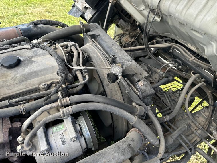 image for item DP6680 2010 Isuzu NPR box truck