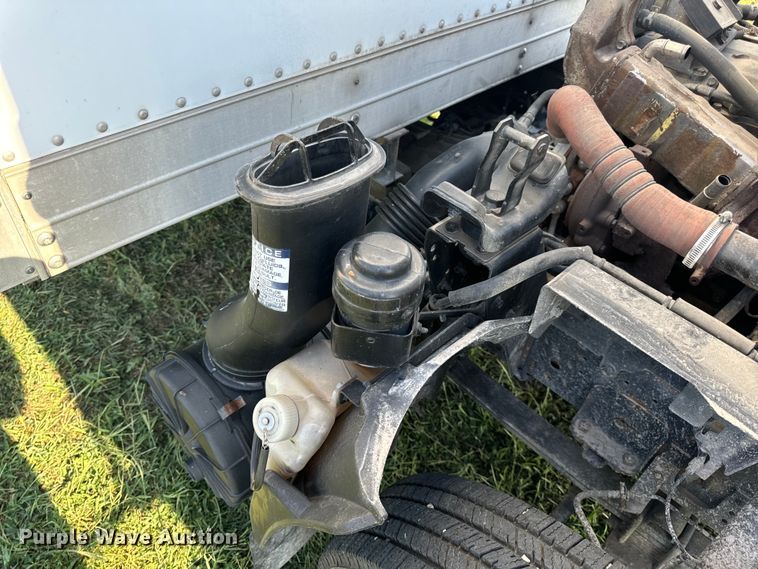 image for item DP6680 2010 Isuzu NPR box truck