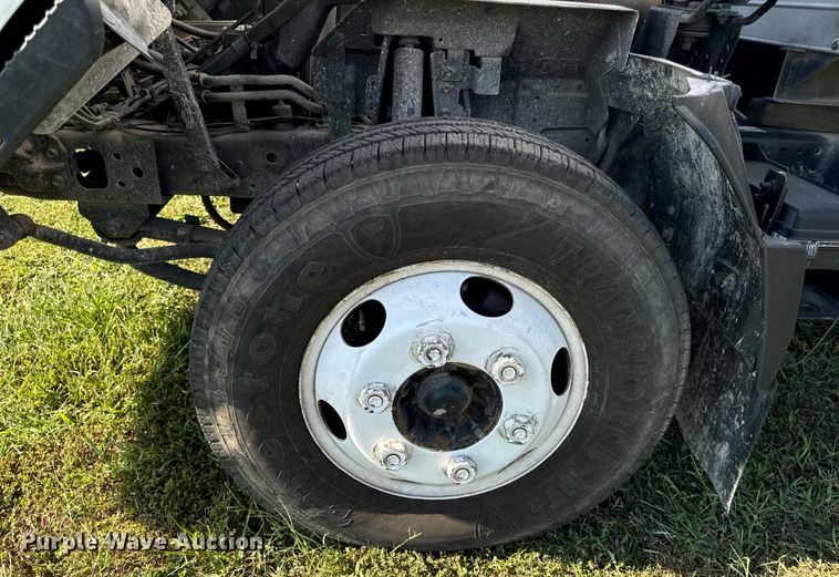 image for item DP6680 2010 Isuzu NPR box truck