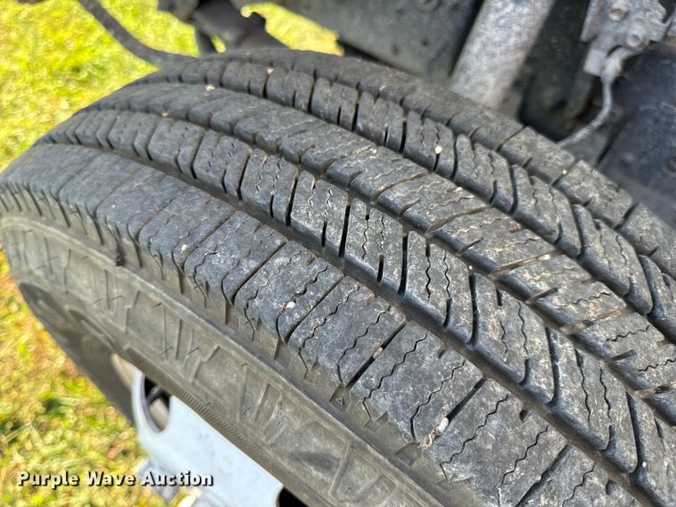 image for item DP6680 2010 Isuzu NPR box truck