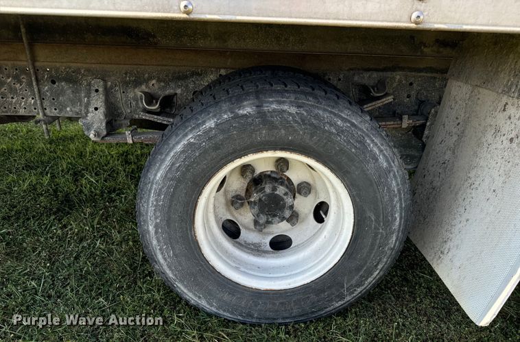 image for item DP6680 2010 Isuzu NPR box truck