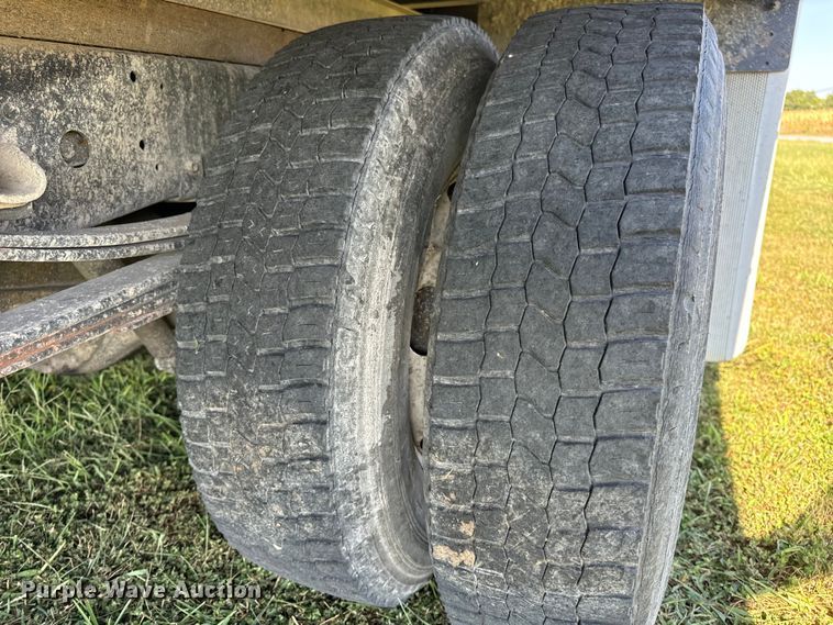 image for item DP6680 2010 Isuzu NPR box truck