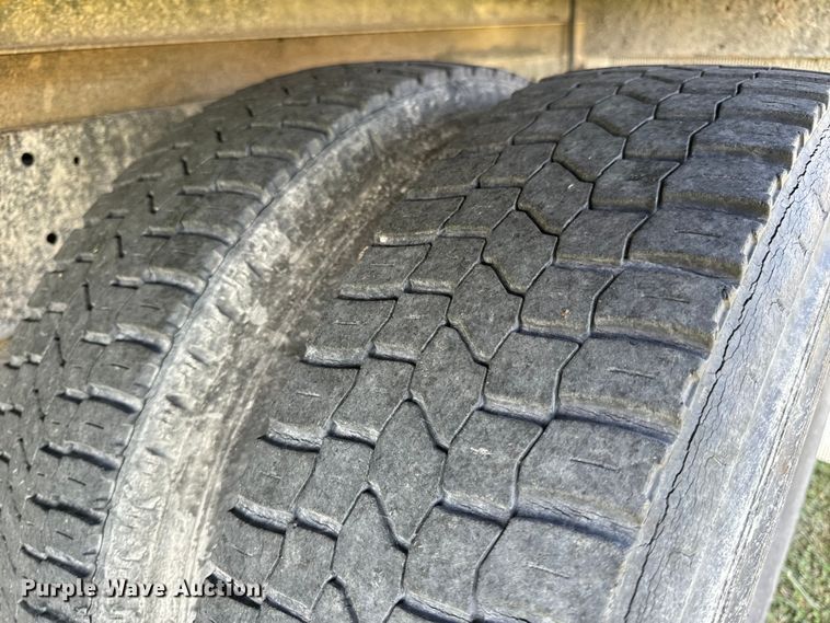 image for item DP6680 2010 Isuzu NPR box truck