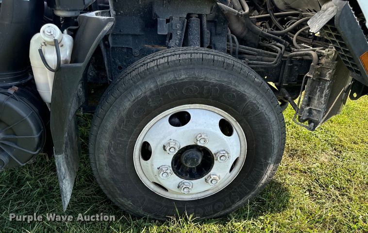 image for item DP6680 2010 Isuzu NPR box truck