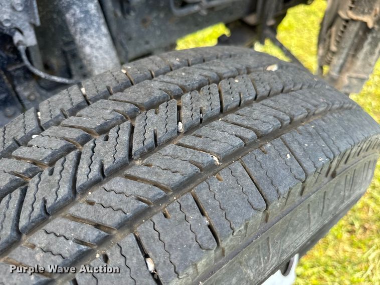 image for item DP6680 2010 Isuzu NPR box truck