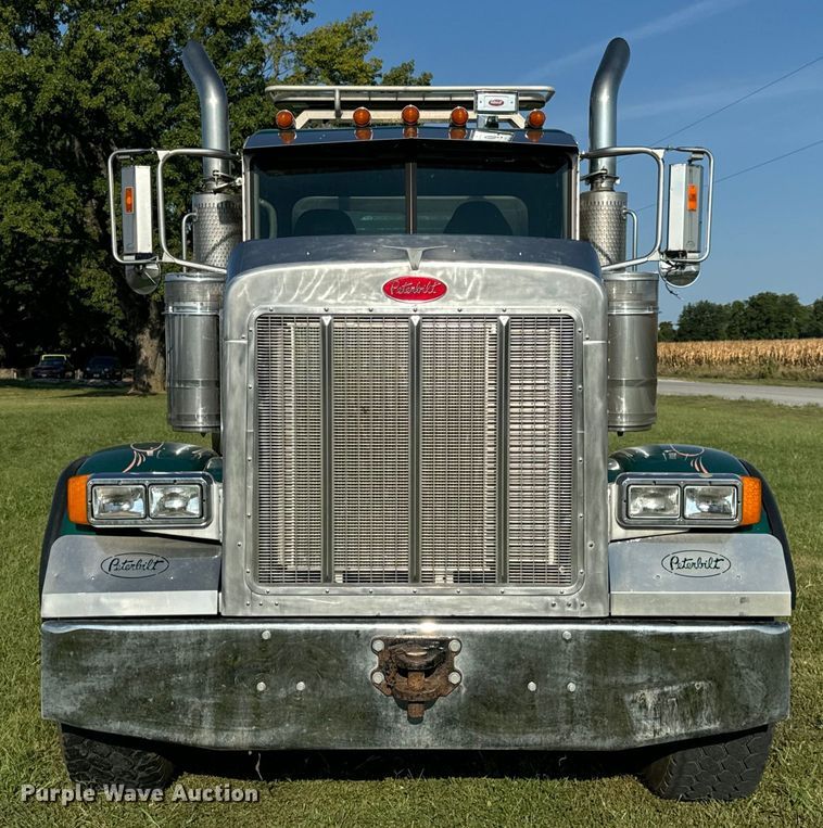 image for item DP6681 2007 Peterbilt 379 semi truck