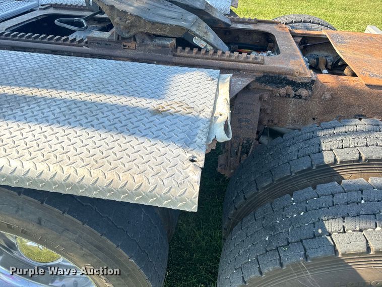 image for item DP6681 2007 Peterbilt 379 semi truck