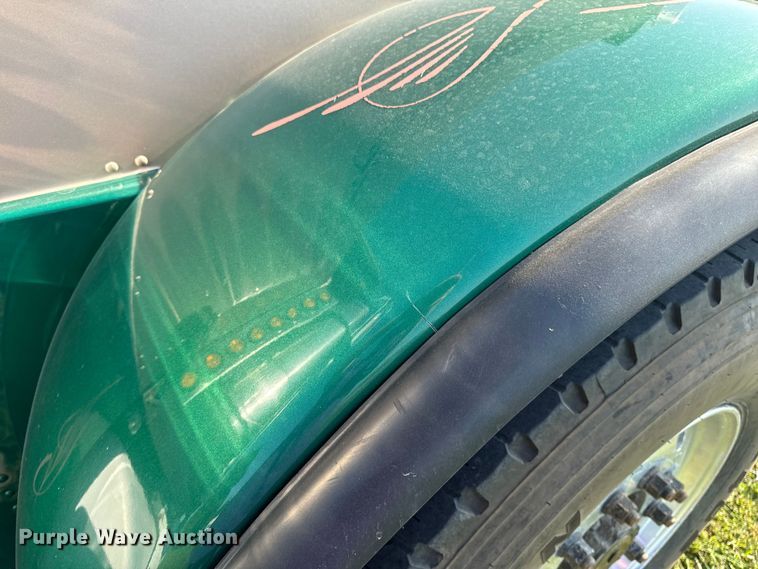 image for item DP6681 2007 Peterbilt 379 semi truck