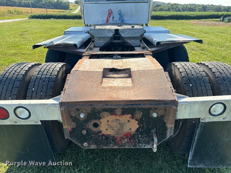 image for item DP6681 2007 Peterbilt 379 semi truck