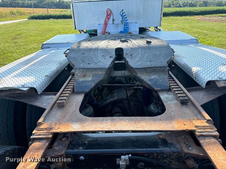 image for item DP6681 2007 Peterbilt 379 semi truck