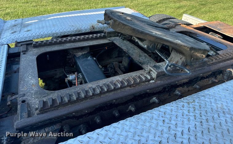 image for item DP6681 2007 Peterbilt 379 semi truck