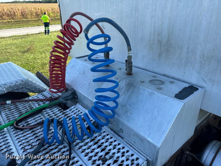 image for item DP6681 2007 Peterbilt 379 semi truck