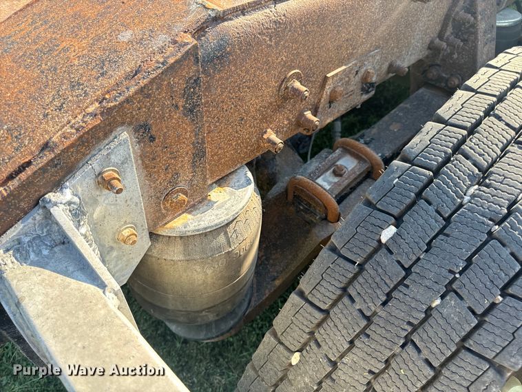 image for item DP6681 2007 Peterbilt 379 semi truck