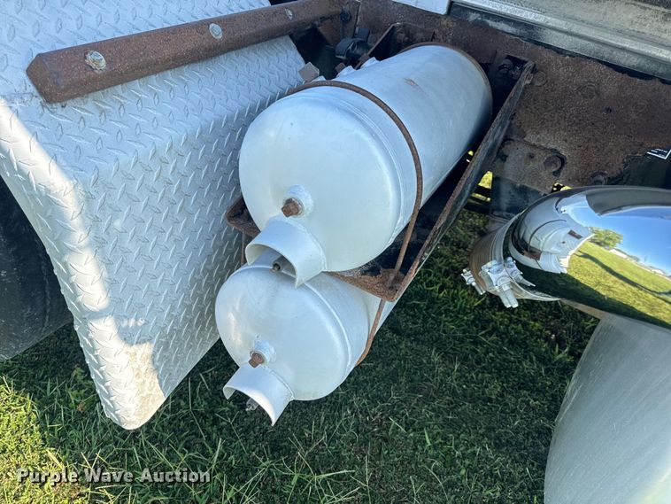 image for item DP6681 2007 Peterbilt 379 semi truck