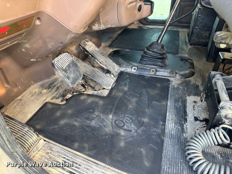 image for item DP6681 2007 Peterbilt 379 semi truck