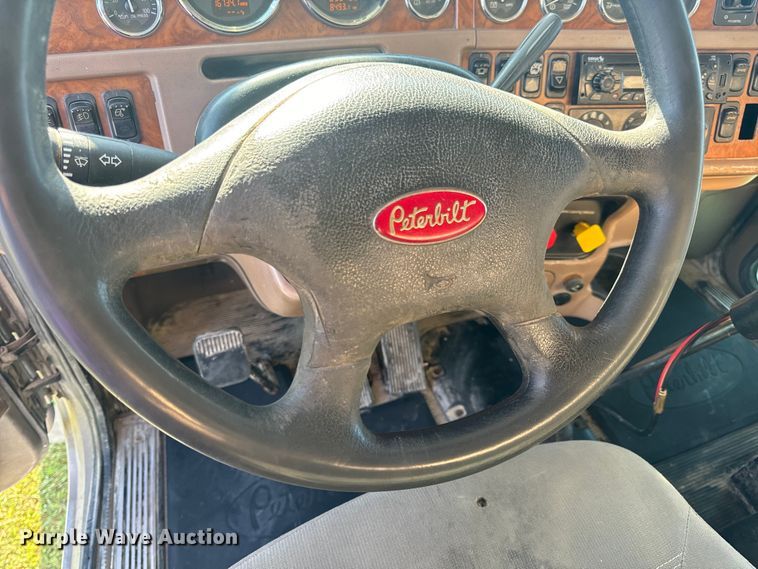 image for item DP6681 2007 Peterbilt 379 semi truck