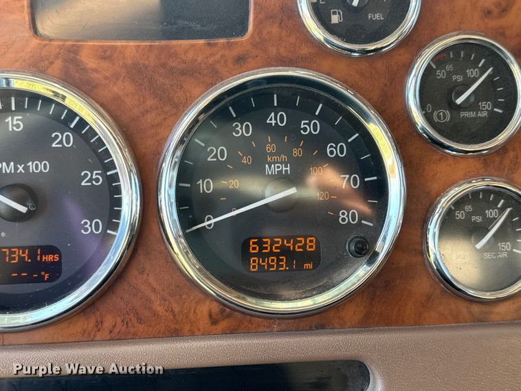 image for item DP6681 2007 Peterbilt 379 semi truck