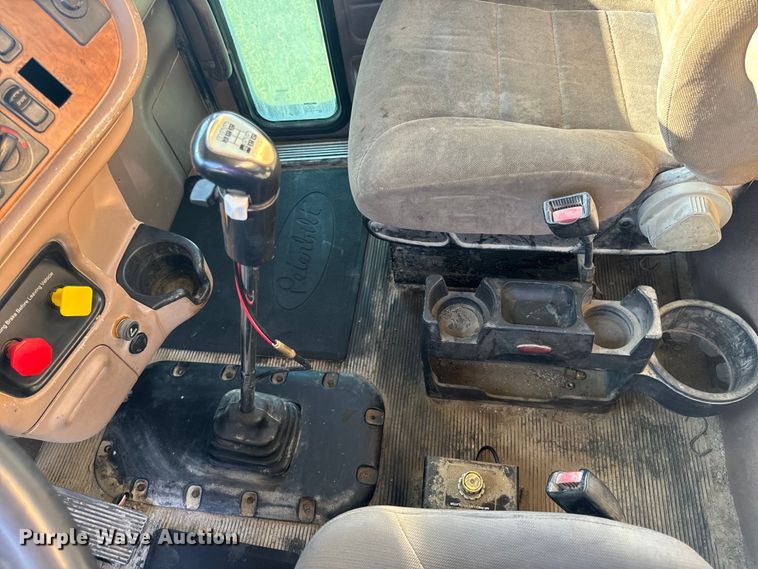 image for item DP6681 2007 Peterbilt 379 semi truck