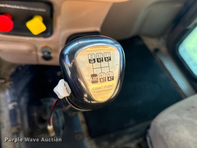 image for item DP6681 2007 Peterbilt 379 semi truck