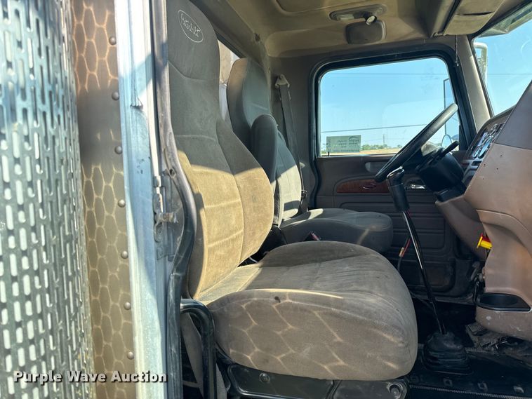 image for item DP6681 2007 Peterbilt 379 semi truck