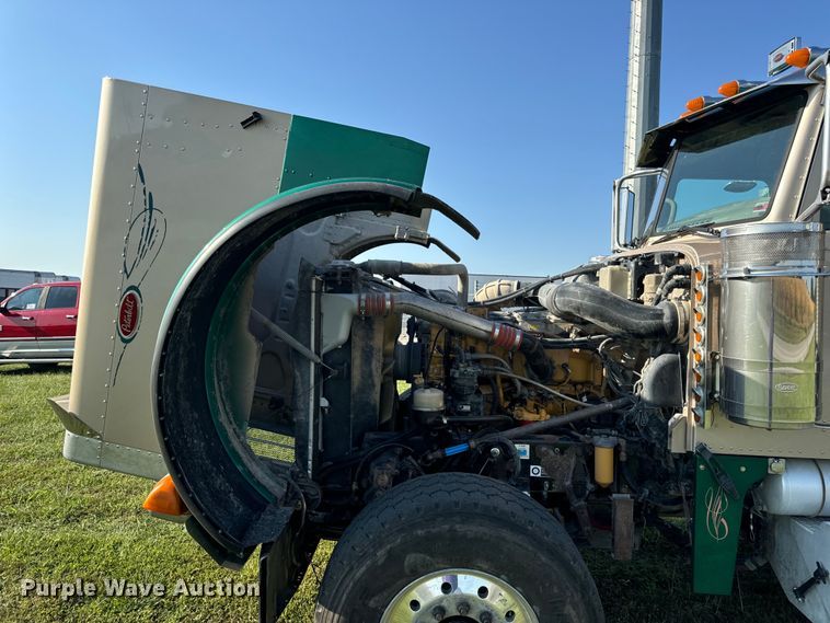image for item DP6681 2007 Peterbilt 379 semi truck