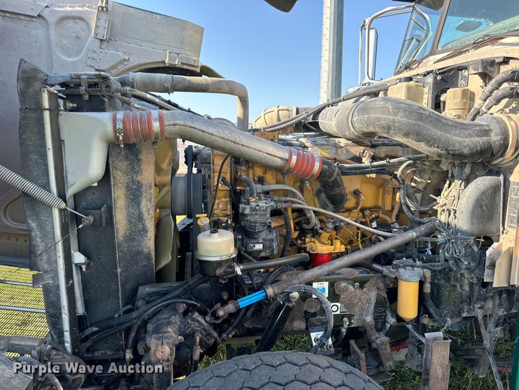 image for item DP6681 2007 Peterbilt 379 semi truck