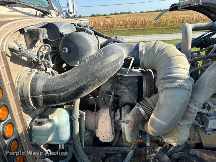 image for item DP6681 2007 Peterbilt 379 semi truck