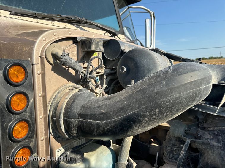 image for item DP6681 2007 Peterbilt 379 semi truck