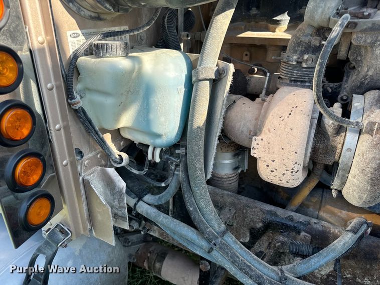 image for item DP6681 2007 Peterbilt 379 semi truck