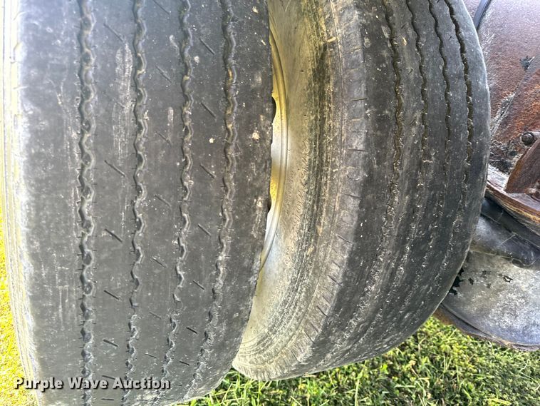 image for item DP6681 2007 Peterbilt 379 semi truck