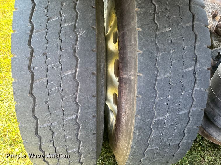 image for item DP6681 2007 Peterbilt 379 semi truck