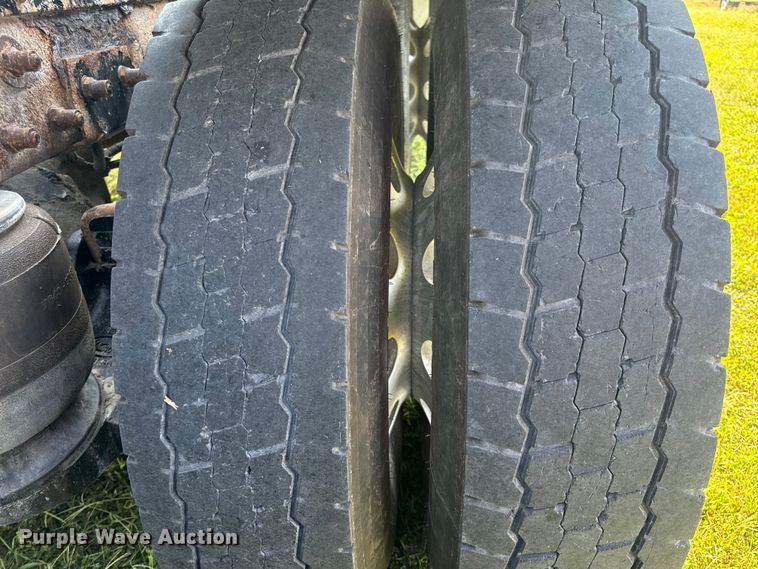 image for item DP6681 2007 Peterbilt 379 semi truck