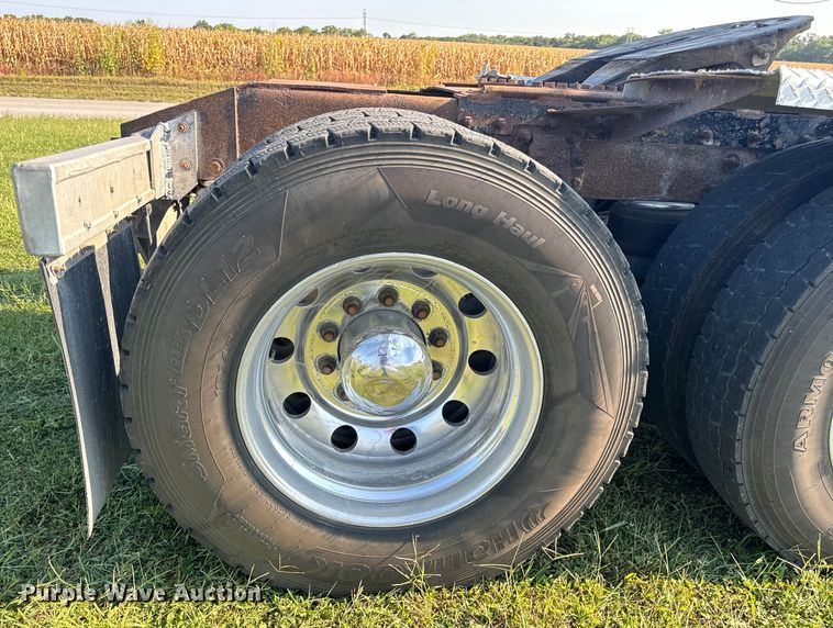 image for item DP6681 2007 Peterbilt 379 semi truck