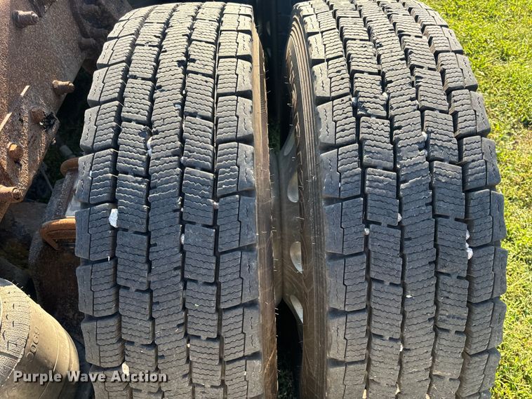 image for item DP6681 2007 Peterbilt 379 semi truck