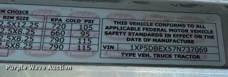 image for item DP6681 2007 Peterbilt 379 semi truck