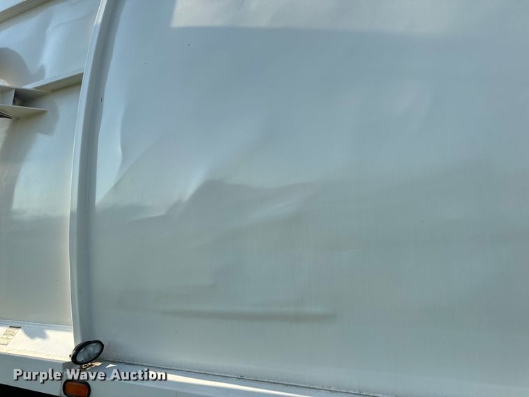 image for item DP6687 2004 Mack MR688S refuse truck