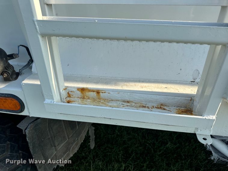 image for item DP6687 2004 Mack MR688S refuse truck