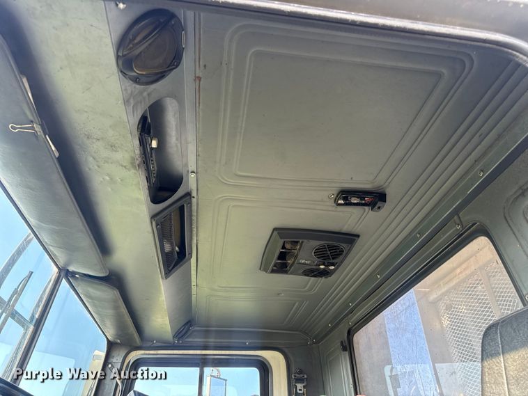 image for item DP6687 2004 Mack MR688S refuse truck