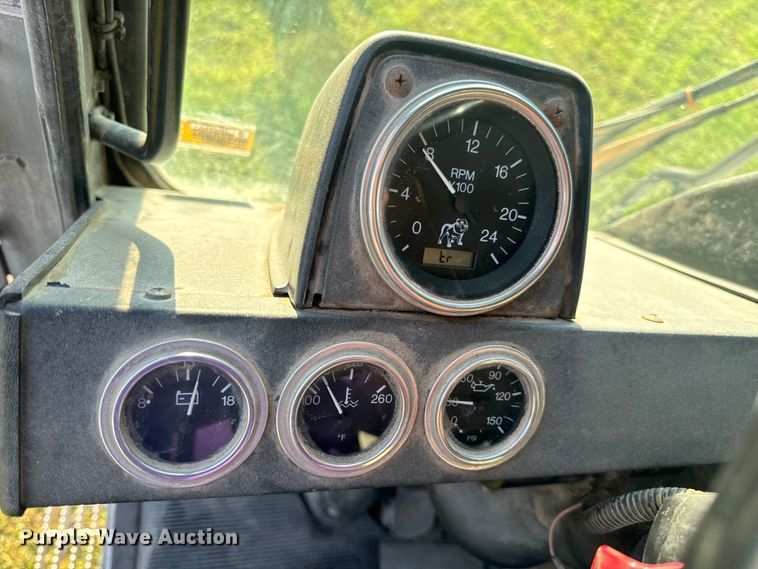 image for item DP6687 2004 Mack MR688S refuse truck