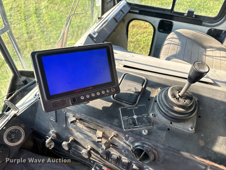 image for item DP6687 2004 Mack MR688S refuse truck