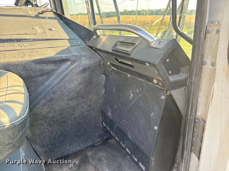 image for item DP6687 2004 Mack MR688S refuse truck