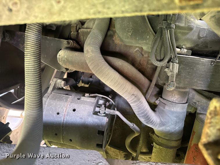 image for item DP6687 2004 Mack MR688S refuse truck