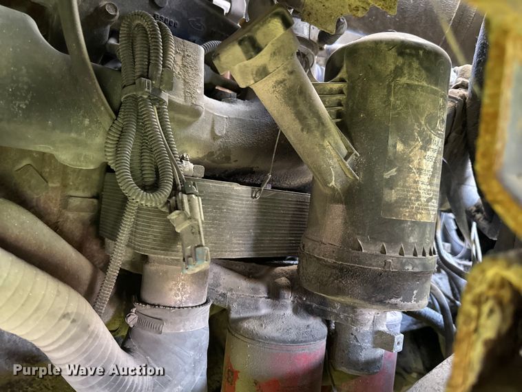 image for item DP6687 2004 Mack MR688S refuse truck