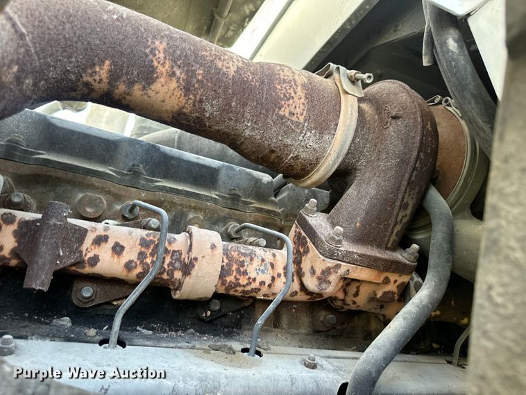 image for item DP6687 2004 Mack MR688S refuse truck