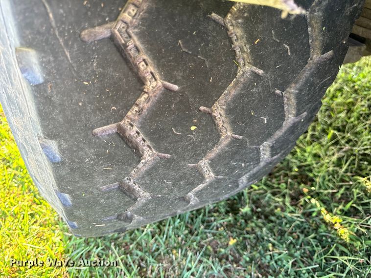 image for item DP6687 2004 Mack MR688S refuse truck