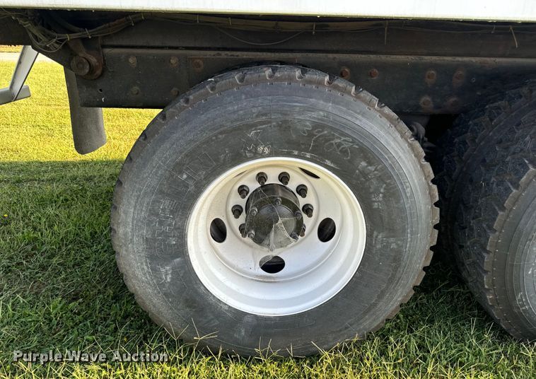 image for item DP6687 2004 Mack MR688S refuse truck