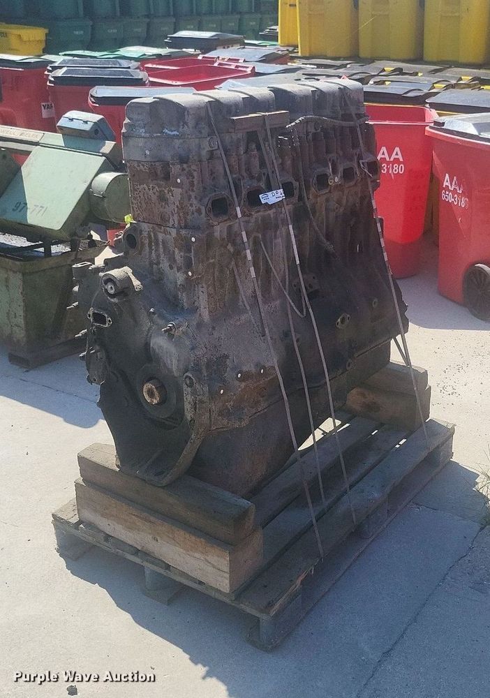 image for item DP6692 (2) Mack E7-350 engines 