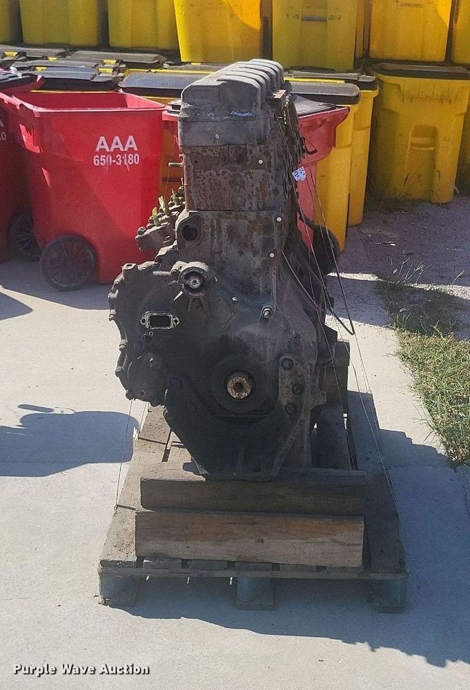 image for item DP6692 (2) Mack E7-350 engines 