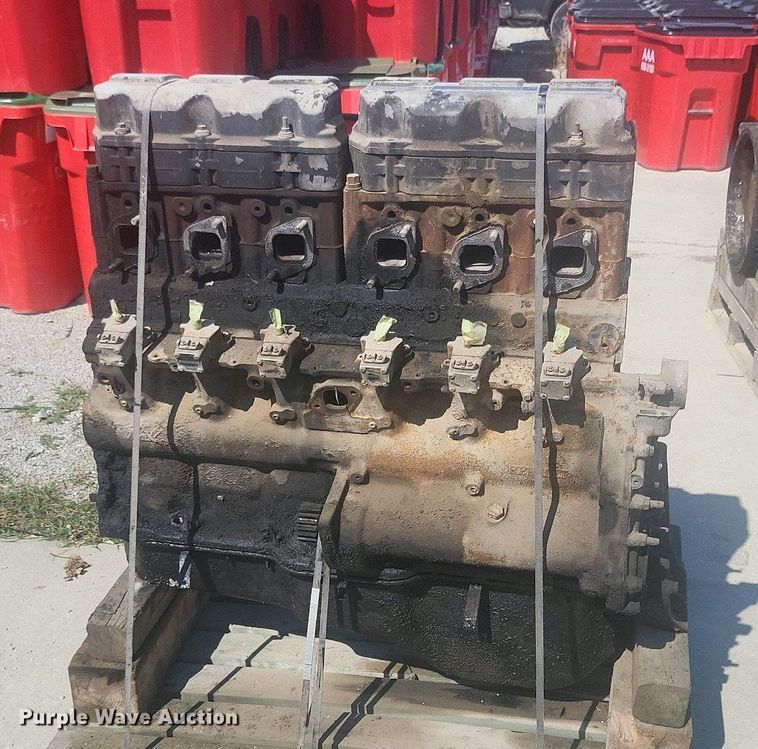 image for item DP6692 (2) Mack E7-350 engines 